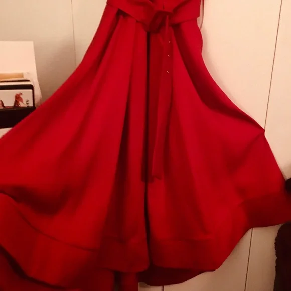 C/MEO Lady In Red - Picture 2 of 9